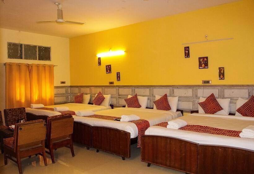 Семейный Номер, Kaveri Hotel Bed & Breakfast