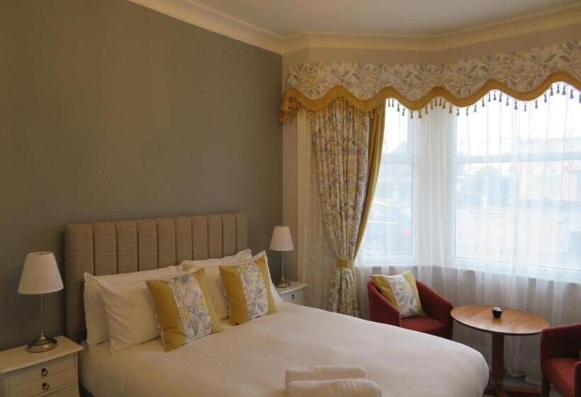 اتاق لوکس با تخت بزرگ, Craigievar Guest House