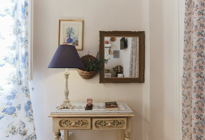 اتاق استاندارد با سرویس بهداشتی مشترک, Concept Rooms