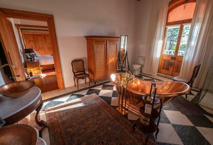 Номер Стандарт, Merindol Manor