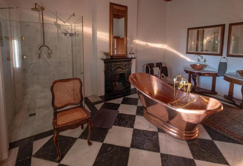 Номер Стандарт, Merindol Manor
