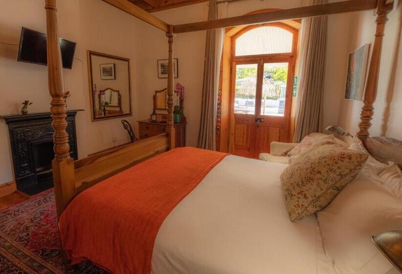 Номер Стандарт, Merindol Manor