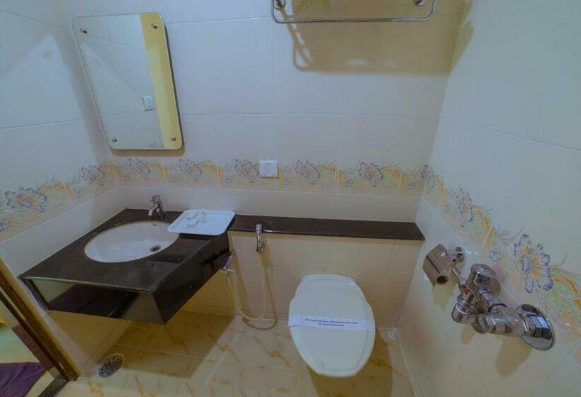 Standard Room, Pepper Residency