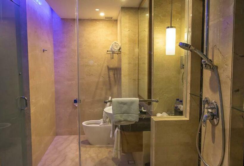 Premium Room, Four Points By Sheraton Manado