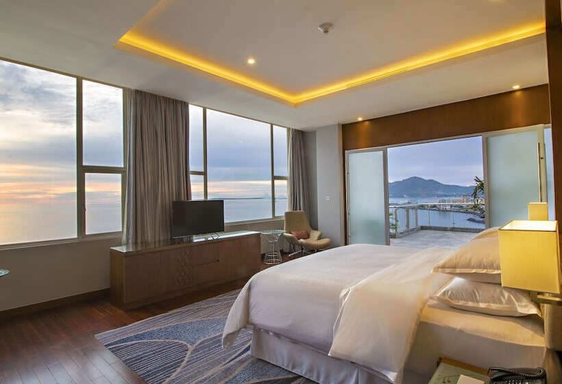 프레지덴셜 스위트, Four Points By Sheraton Manado