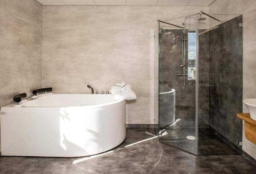 스위트, Strandpiren Hotell