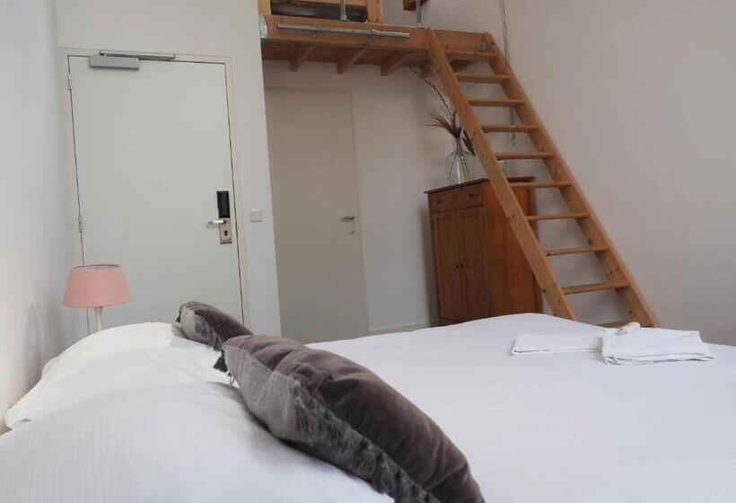 غرفة ديلوكس, Hostel Roots