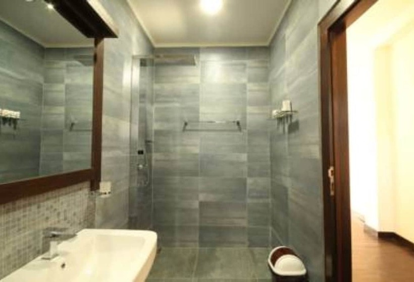 Номер Deluxe, Saffron Hotel & Restaurant