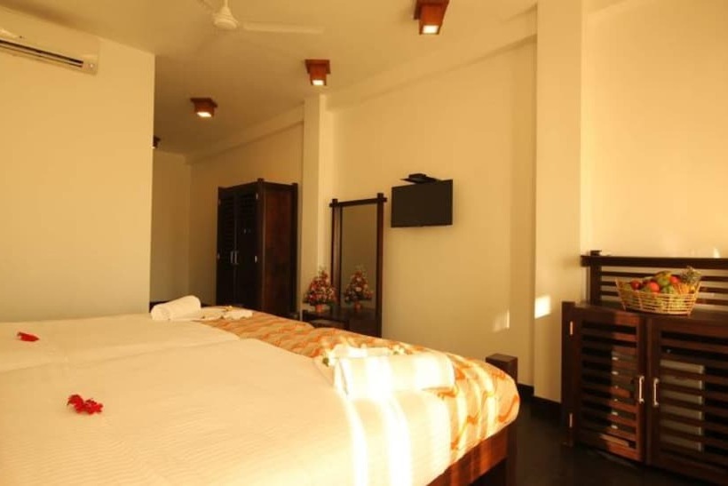 Номер Deluxe, Saffron Hotel & Restaurant