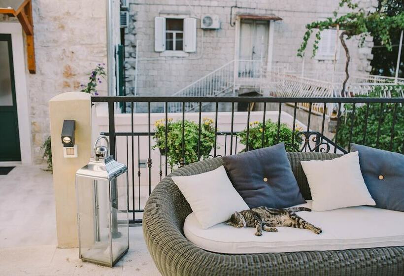 اتاق لوکس با چشم‌انداز شهر, Ibella Luxury Rooms