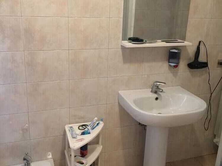 Трехместный Номер Классика, Nightstars B&b