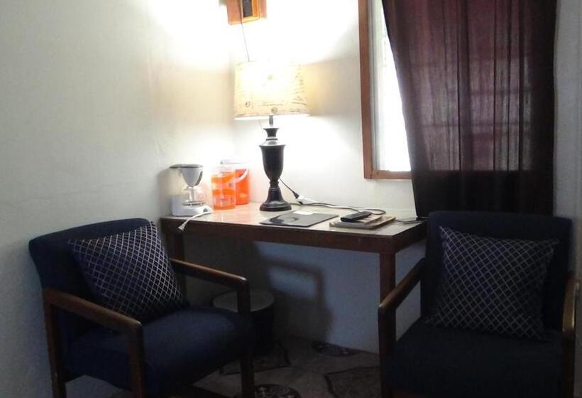 اتاق استاندارد سه نفره, Hacienda Tropical Guest House