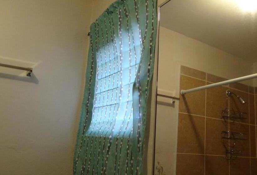 اتاق استاندارد, Hacienda Tropical Guest House