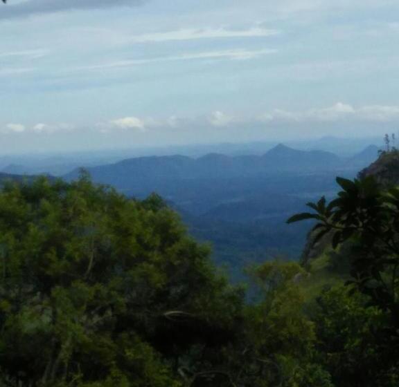 Quarto Estandar Vista Montanha, Ella Ostella