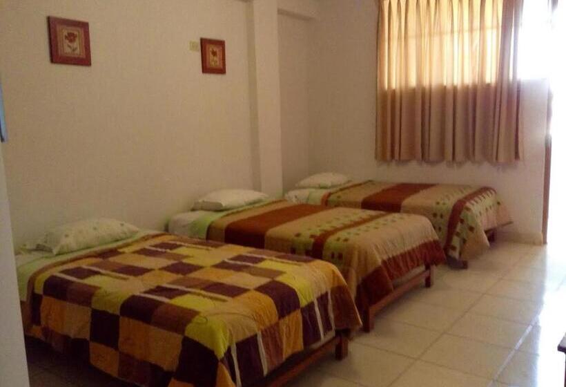 غرفة قياسية ثلاثية, Hostal La Estancia