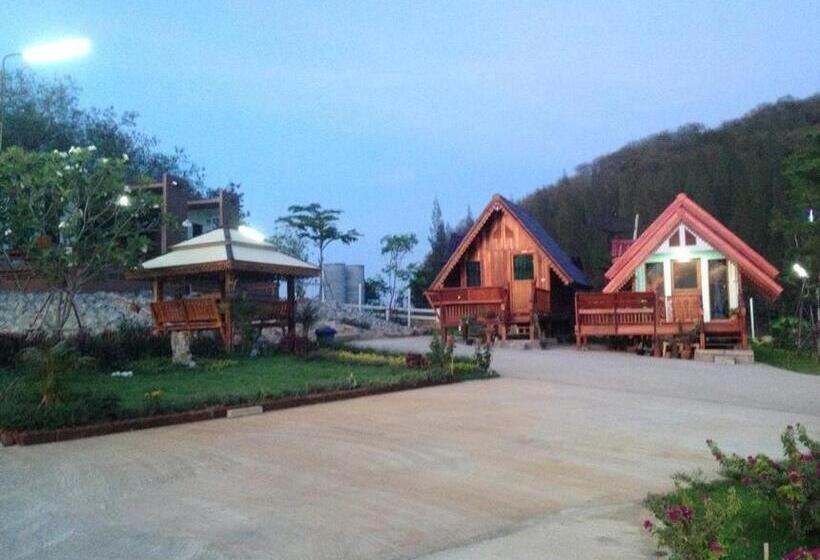 Семейный Номер, บ้านเรือนไท มวกเหล็ก Ban Ruenthai Muaklek