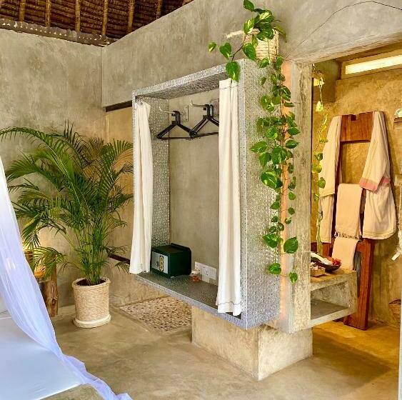Deluxe Suite King Bed, Rock And Sea Resort