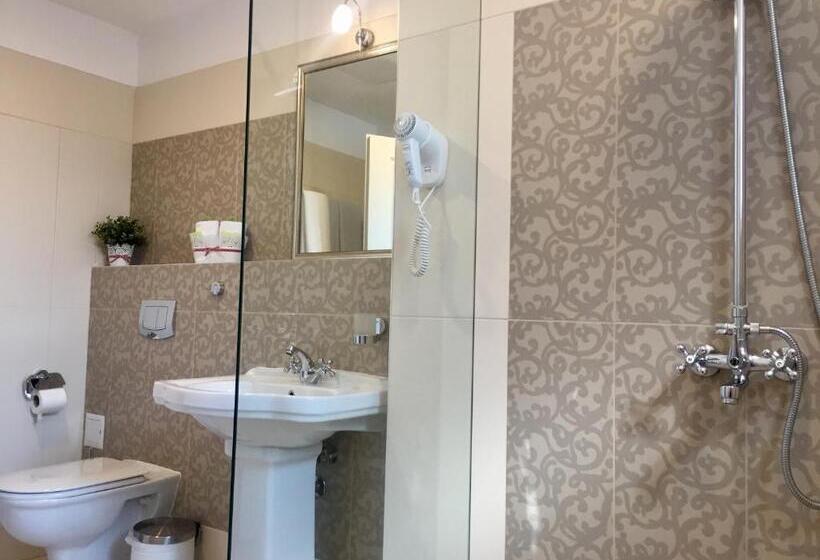 Quarto Deluxe, Family Hotel Agoncev