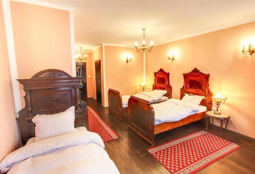 Quarto Triplo Deluxe, Evmolpia