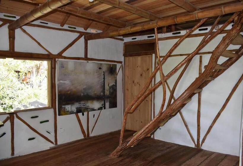 تختخواب در اتاق مشترک, La Casa De Francois