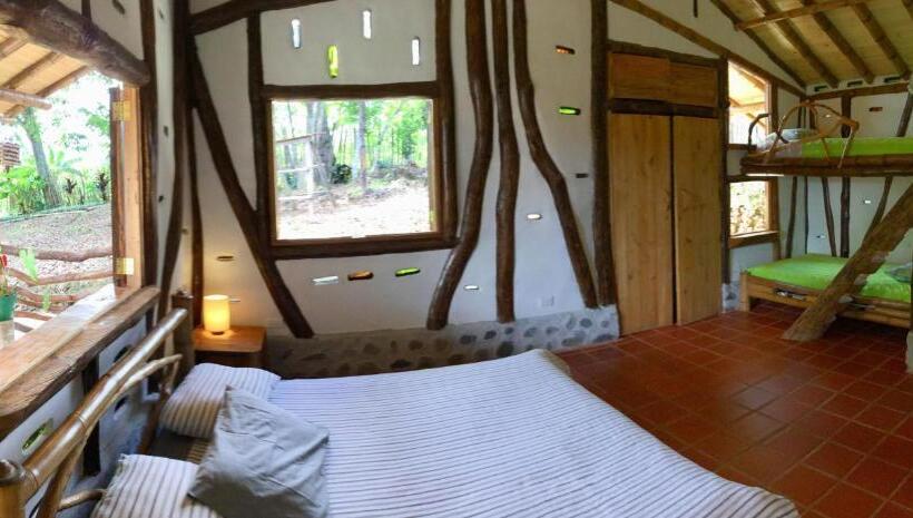 اتاق استاندارد سه نفره, La Casa De Francois