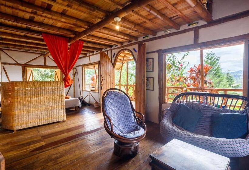 تختخواب در اتاق مشترک, La Casa De Francois