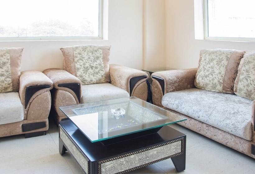 Номер Deluxe, Treebo Atithi Inn