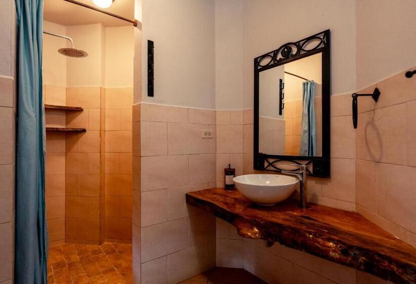 Quarto standard, Bambuda Castle