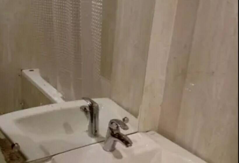 اتاق لوکس, Fabhotel Goldmine