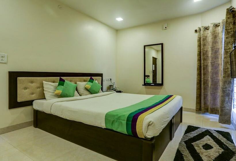 Quarto Deluxe, Royal Elite Madurai