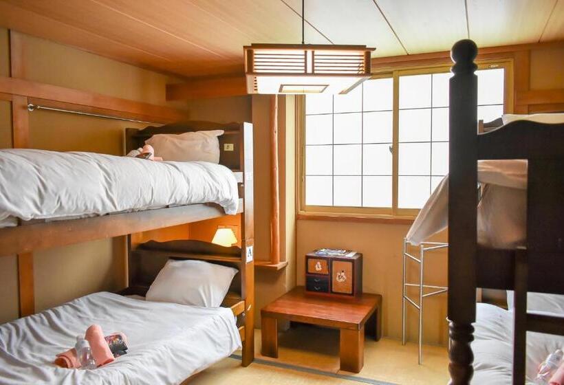 Номер Стандарт Четырехместный Совместный Санузел, Asuka Lodge