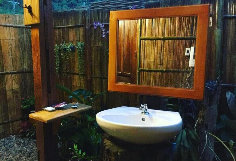 بانگلوی سوپریور, Phoxay Ngam Resort
