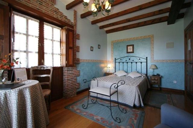 Номер Стандарт с Гидромассажем, Habitaciones Y Estudios  Hotel Posada De Cantabria   Terraza Panorámica  Gintonic Bar