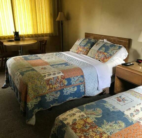 标准间, Royal Motel
