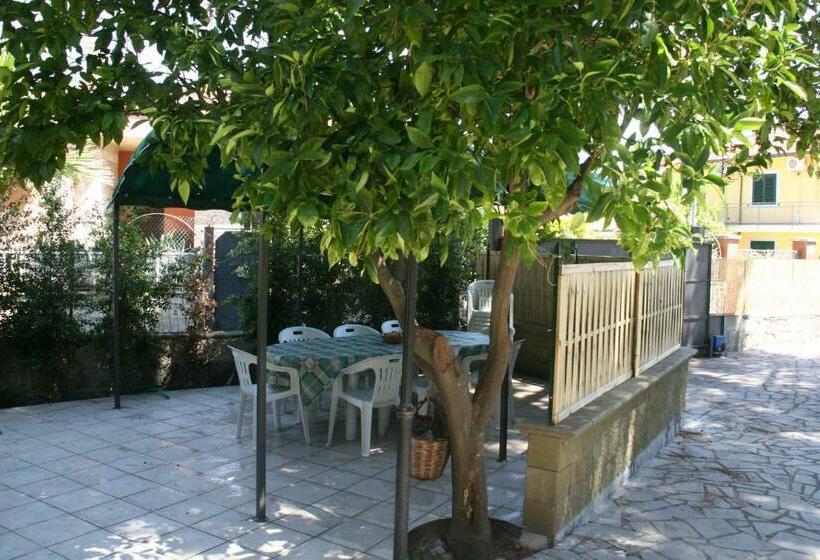 اتاق خانوادگی, B&b Etna Country