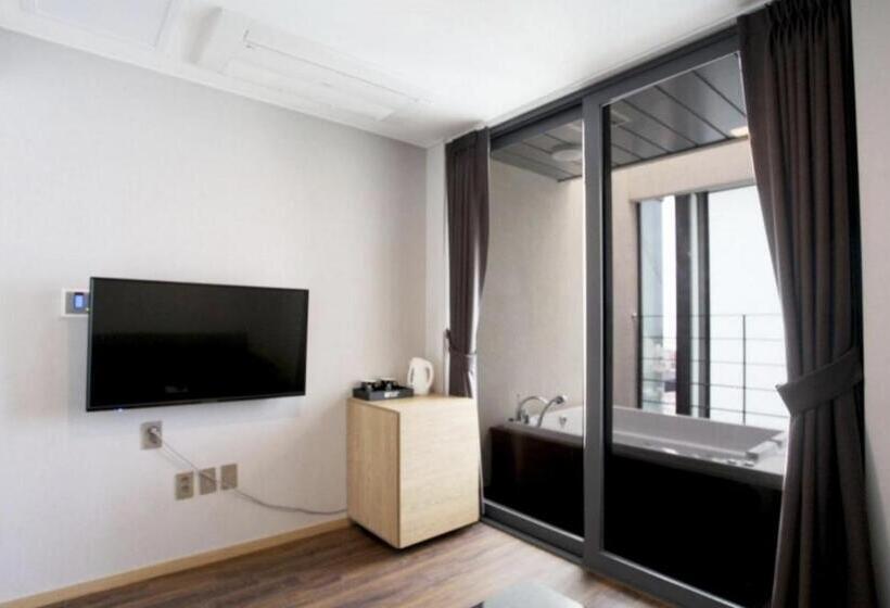 اتاق کلاس بیزنس, Jeju Slim