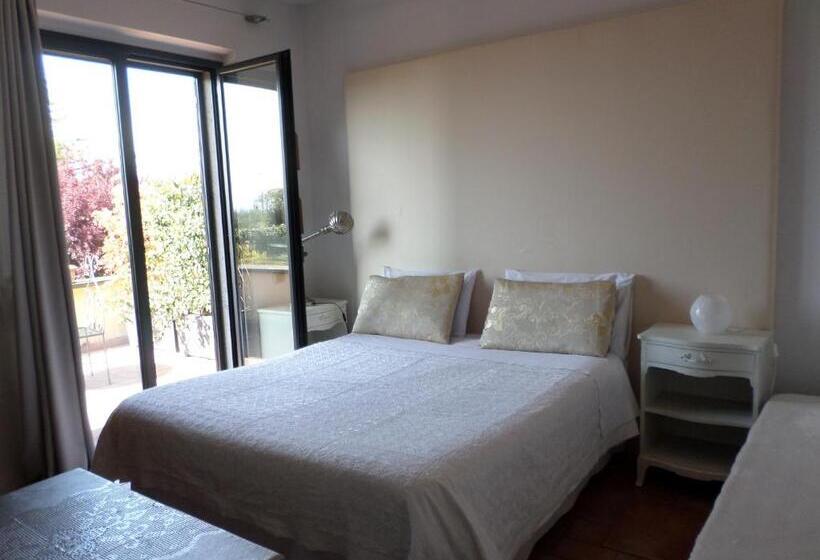 Standard Triple Room with Terrace, B&b Ellera Viterbo