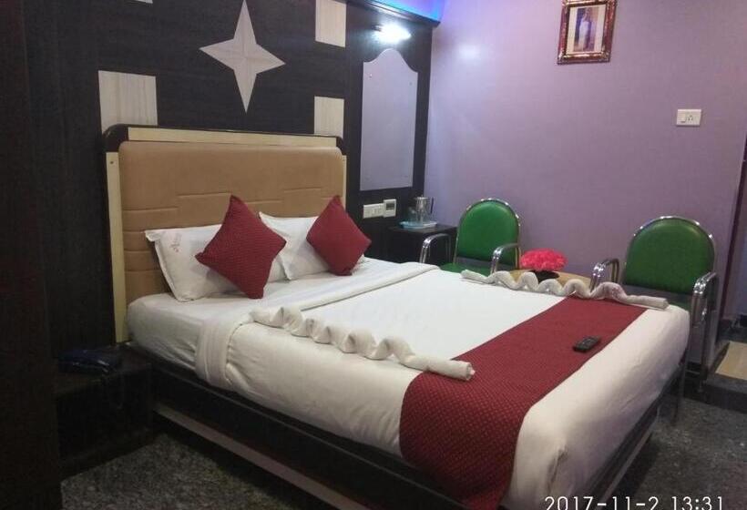 Номер Deluxe, Aakash Residency
