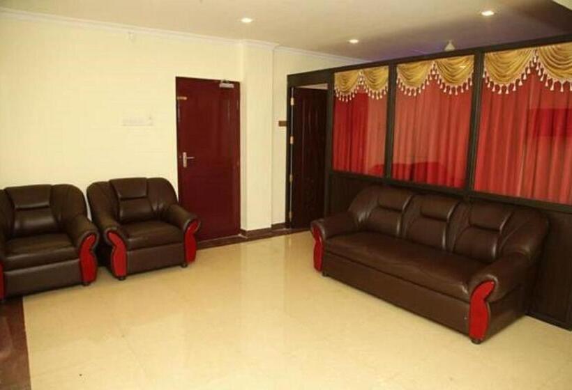Люкс Повышенной Комфортности, Aakash Residency