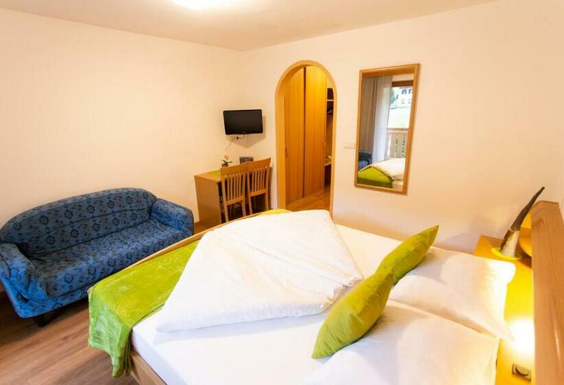 Номер Стандарт с Балконом, Almhotel Bergerhof