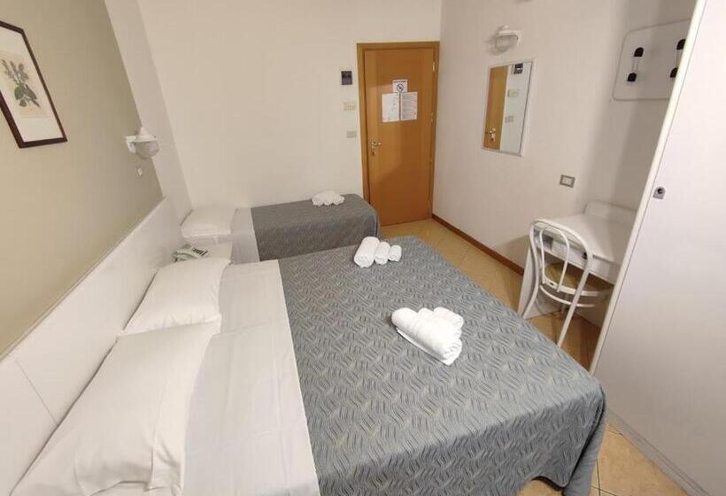 3-Bett-Standardzimmer, Athena B&b