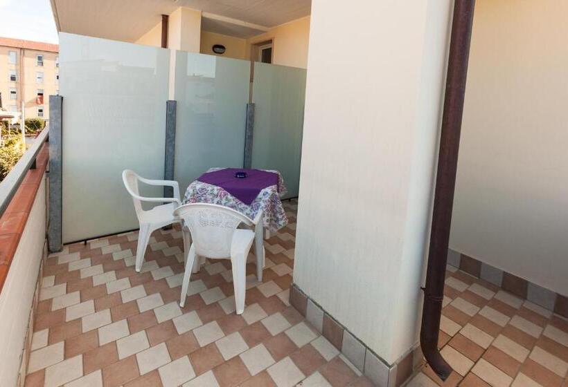 اتاق استاندارد چهارنفره با بالکن, Garden