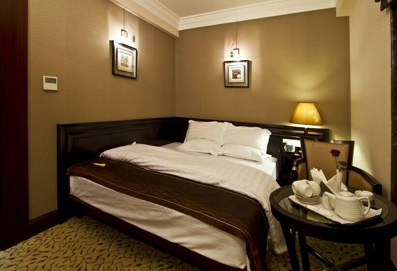 اتاق کلاب, Gargee Grand Patna
