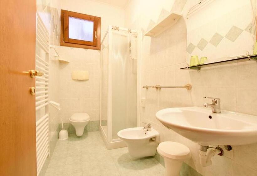 Apartamento 1 Quarto Rés-do-chão, Residence Madrid