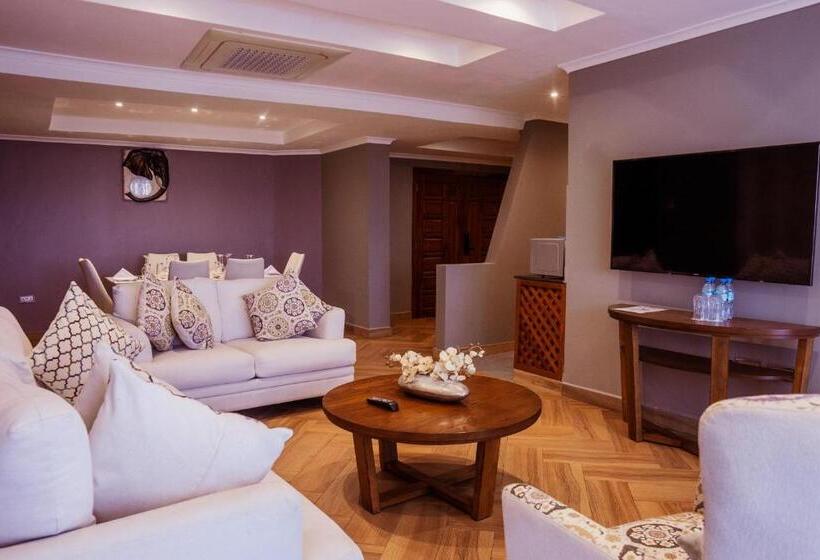 سوئیت پرزیدنت, Tanga Beach Resort & Spa