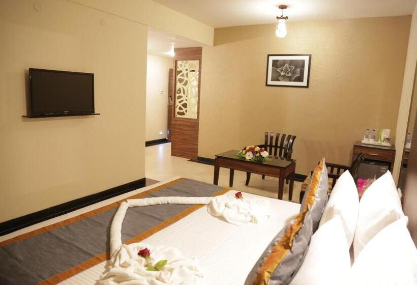 Quarto Deluxe, Rangalaya Royal