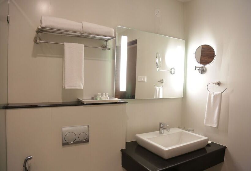 Quarto Deluxe, Rangalaya Royal