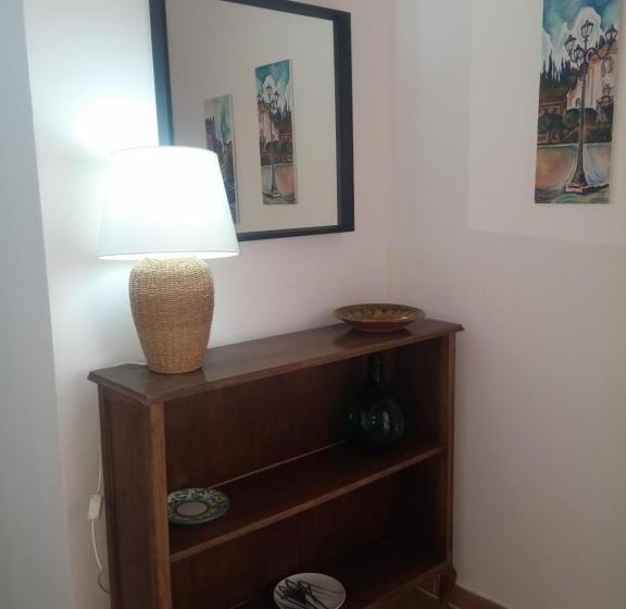 آپارتمان 1 خوابه با چشم‌انداز دریا, Akron B&b