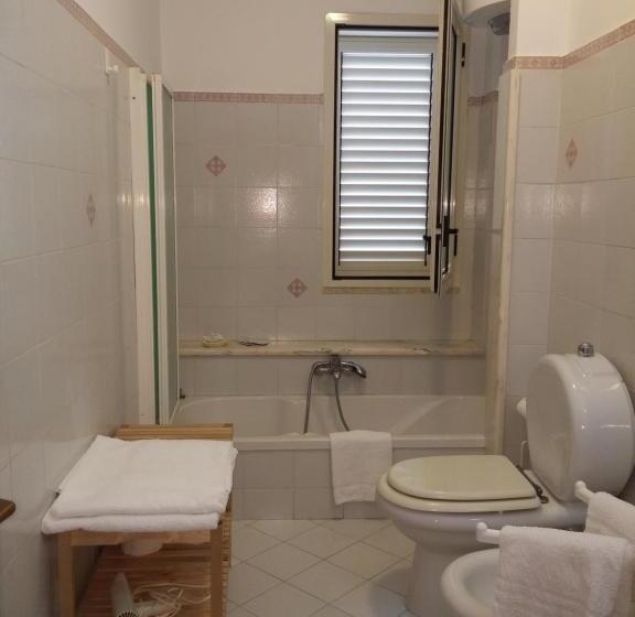 آپارتمان 1 خوابه با چشم‌انداز دریا, Akron B&b