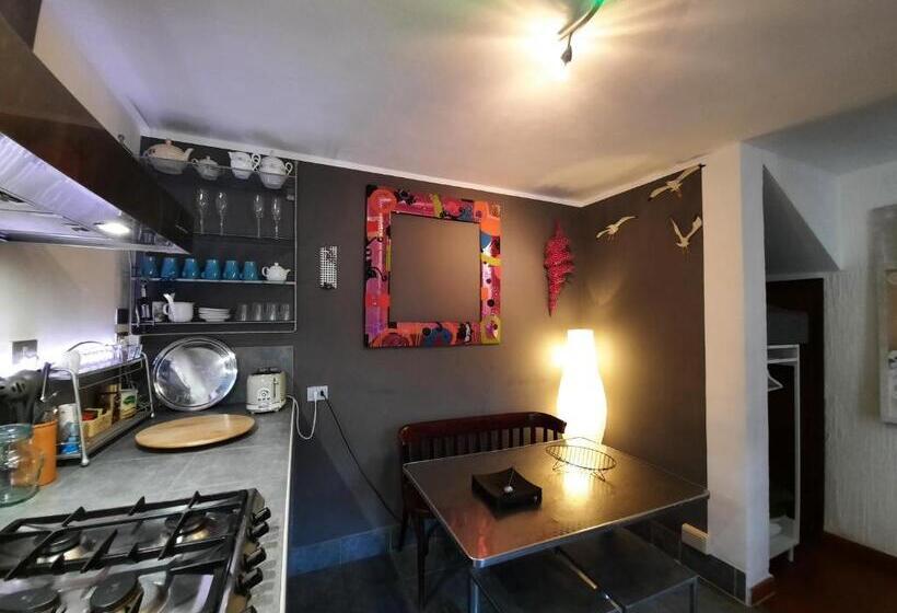 آپارتمان 1 خوابه با چشم‌انداز دریا, Le Terre Del Drago Apartment